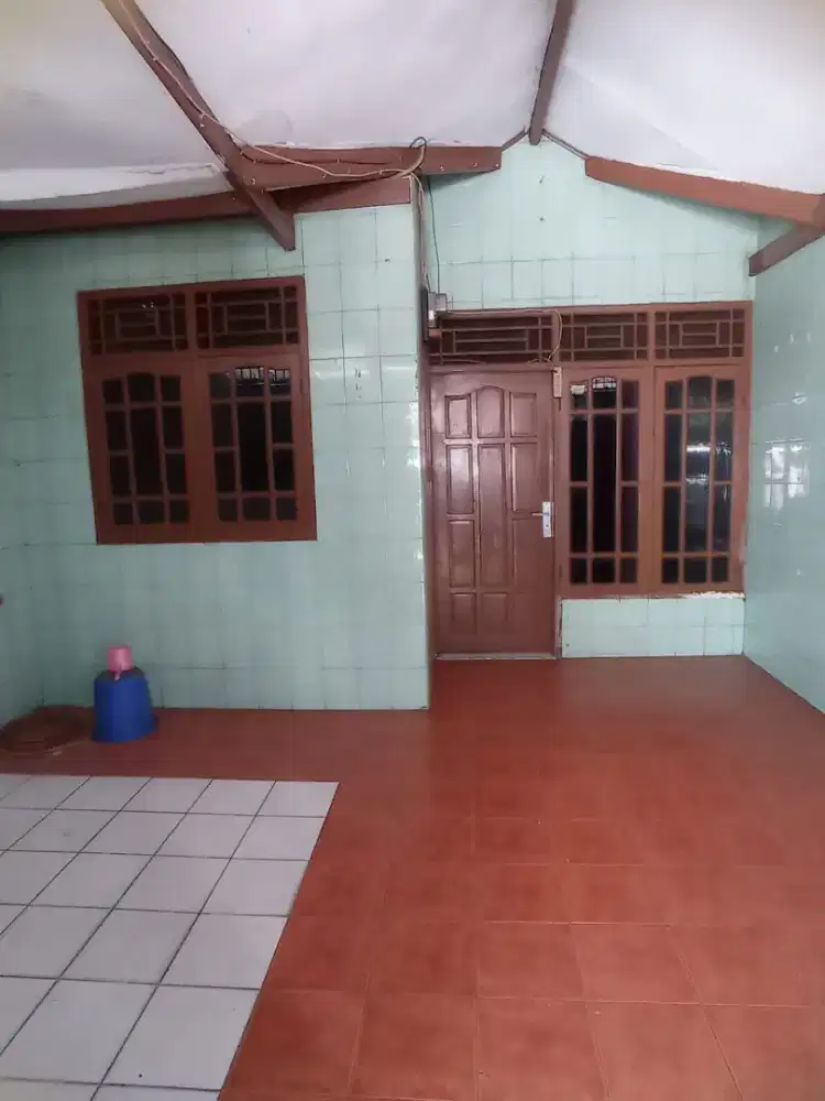 DIKONTRAKAN RUMAH 1 LANTAI 2 KAMAR, VILA TOMANG, PASAR KEMIS
