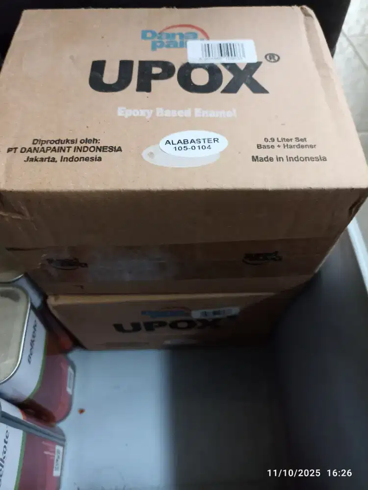 4 Dus Upox pelapis lantai