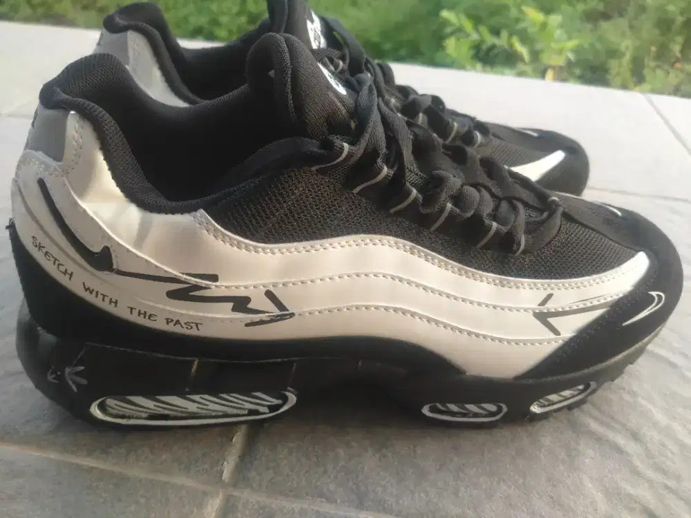 Nike Air Max 95 Sketch sz 46