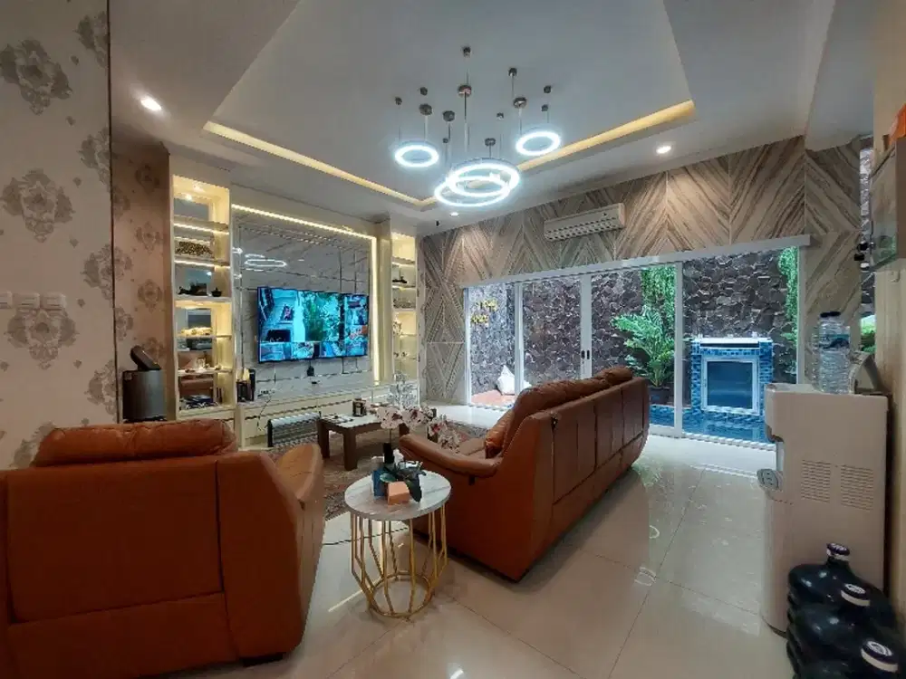 rumah mewah solo baru 3,5 Lt SemiFurnish Kolam renang Lokasi Perumahan