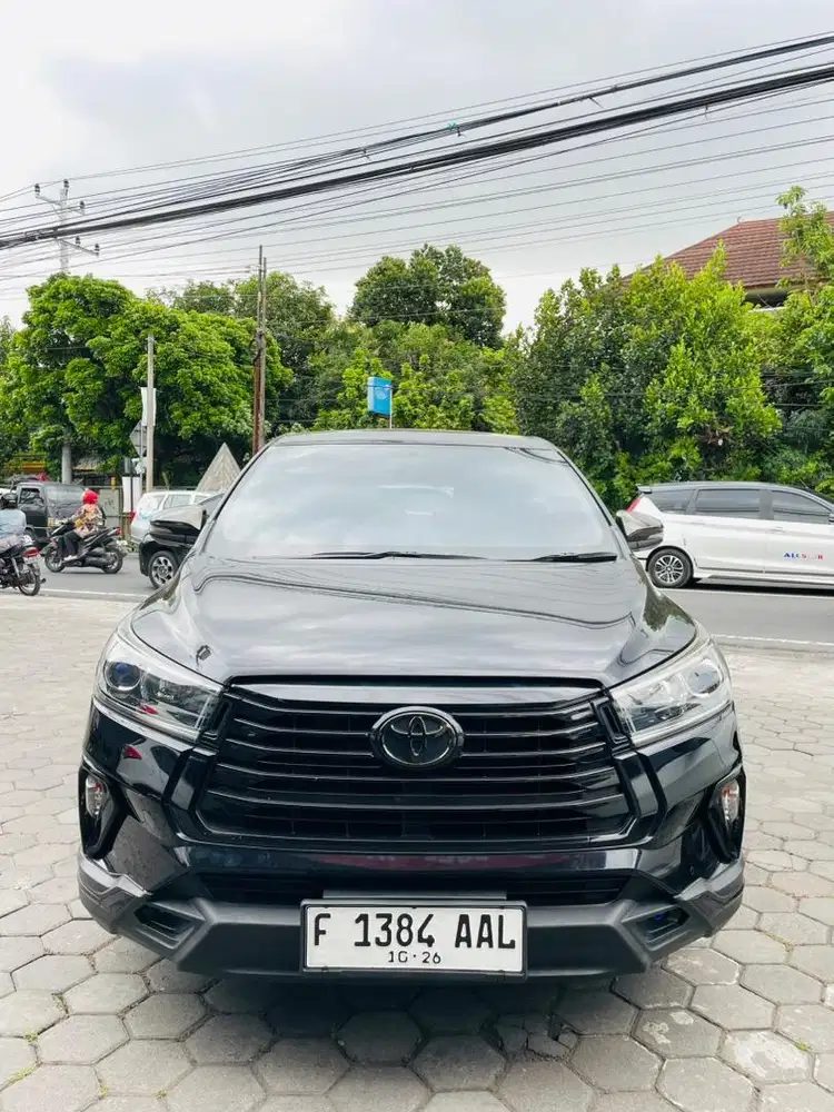 Innova Venturer 2.4 Diesel Matic 2021 Istimewa