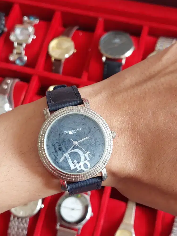 Jam Tangan Christian Dior
