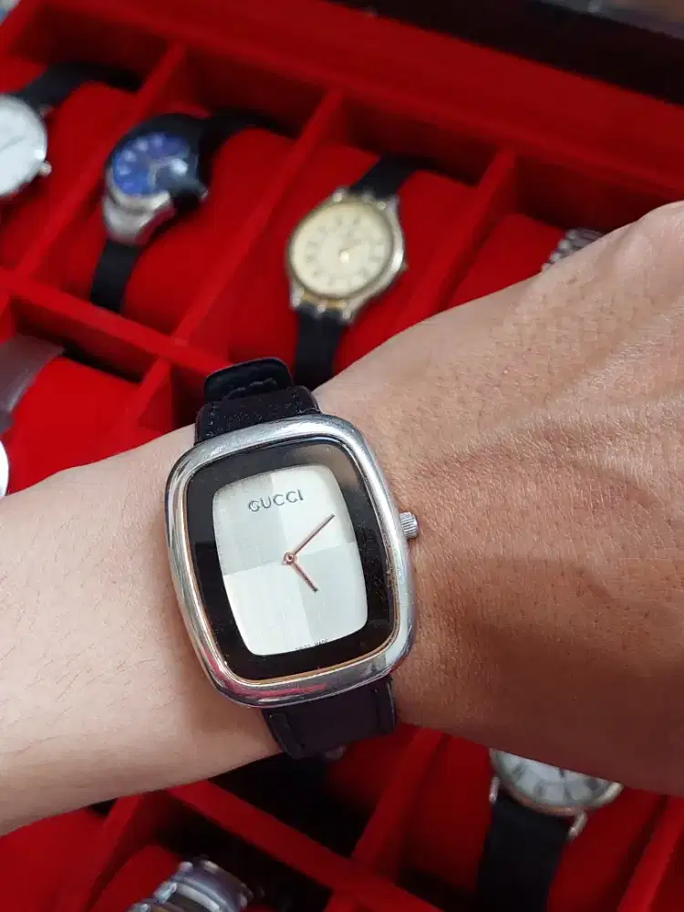 Jam Tangan Gucci