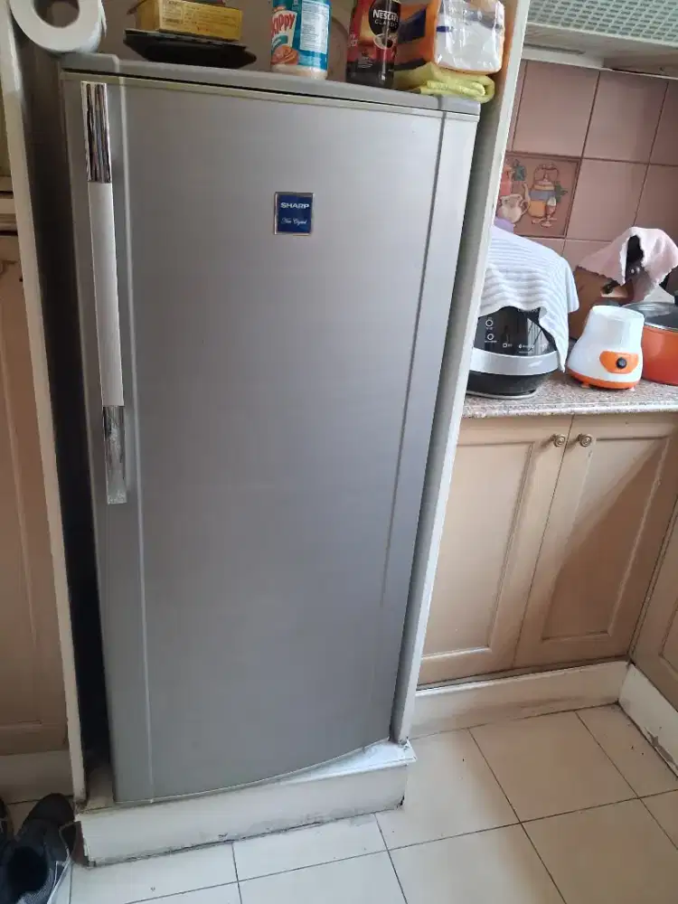 Jual cepat dan murah kulkas merek sharp 1 pintu