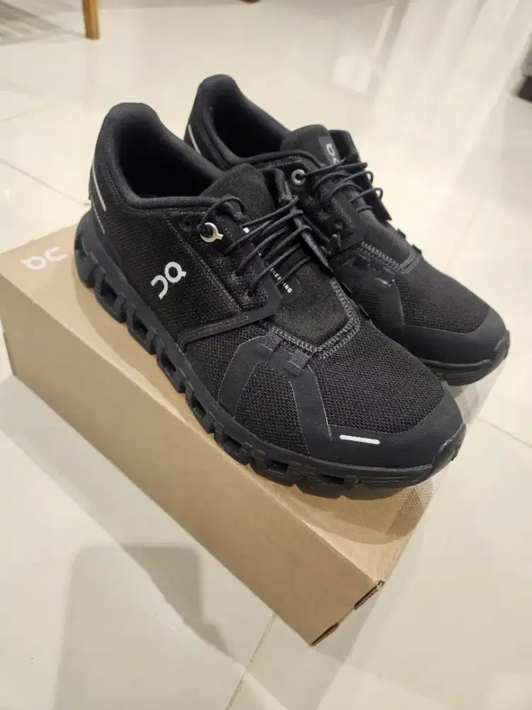 Sepatu OnCloud - Cloud 6 Black