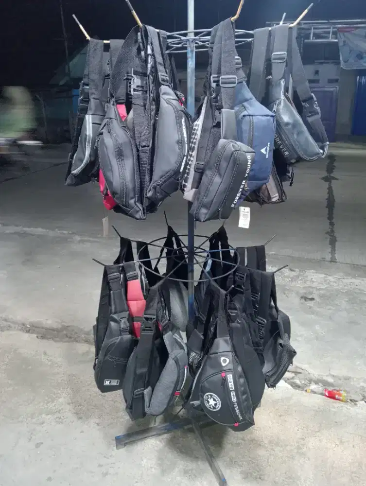 Stand/Pajangan besi untuk tas dll