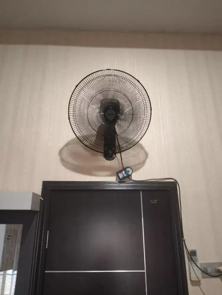 Kipas Angin Dinding Hyundai 16 Inch – Kondisi Bagus, Harga Murah!