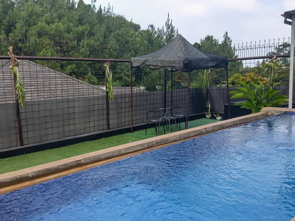 Rumah/villa view bagus ada kolam renang di Dago