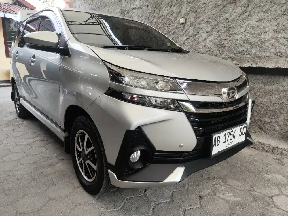 Xenia R Deluxe 1.5 M/T 2021