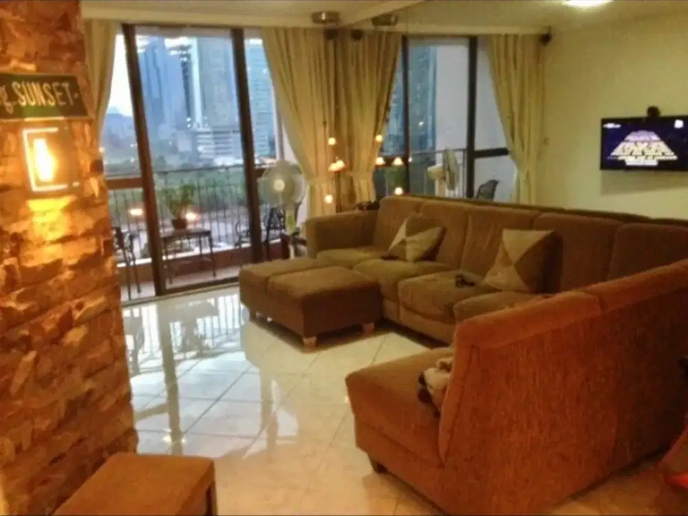 APARTEMEN TAMAN RASUNA 3 BR FULLY FURNISHED RESORT STYLE INVESTASI MENARIK