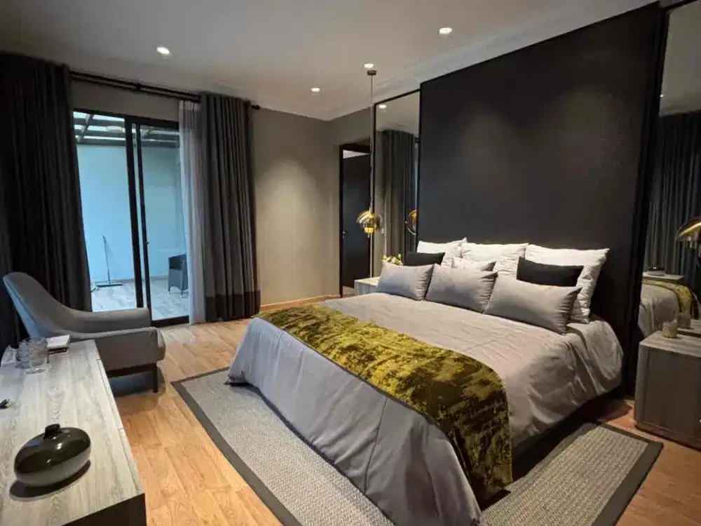 Dijual Rumah Mewah BSD Full Furnished Ex Show Unit Cluster Jadeite Turun Harga 6M