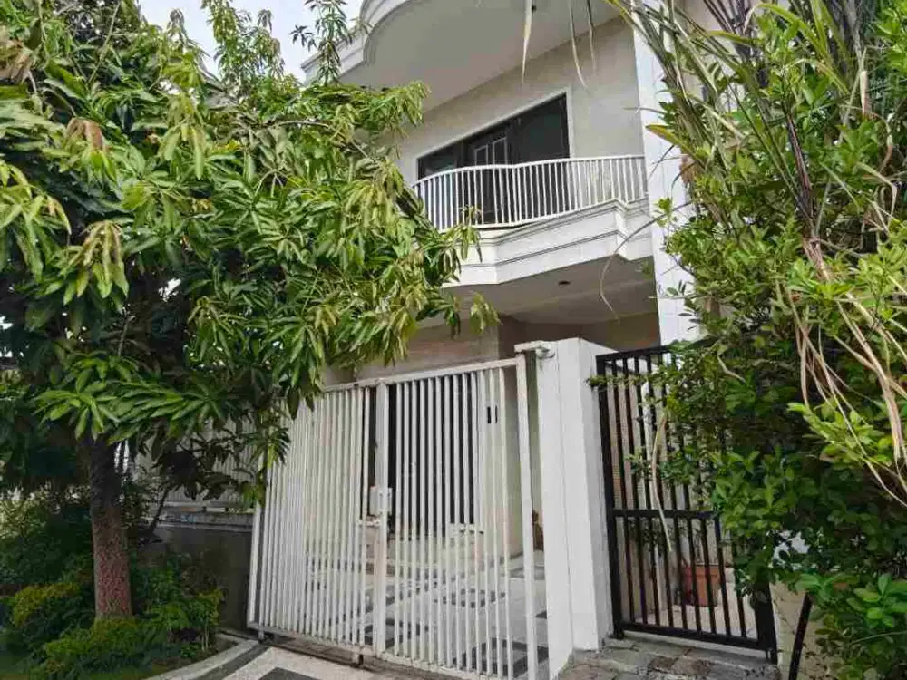 Dijual Rumah Villa Valensia dekat Pakuwon Mall