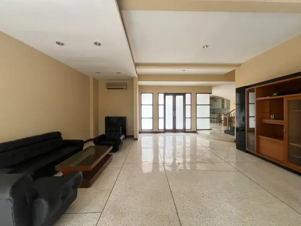 LXMMT 0088 Disewakan Rumah Cocok Untuk Office Atau Hunian Di Area Menteng Jakarta Pusat