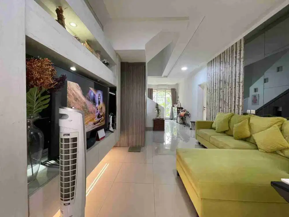 Jual Cepat Rumah Taman Surya 5 Depan Taman Furnished Cantik Rapi Siap Huni Sudah Renov Jakbar