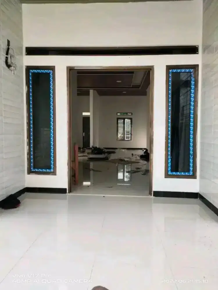 Partisi kusen aluminium dan kaca