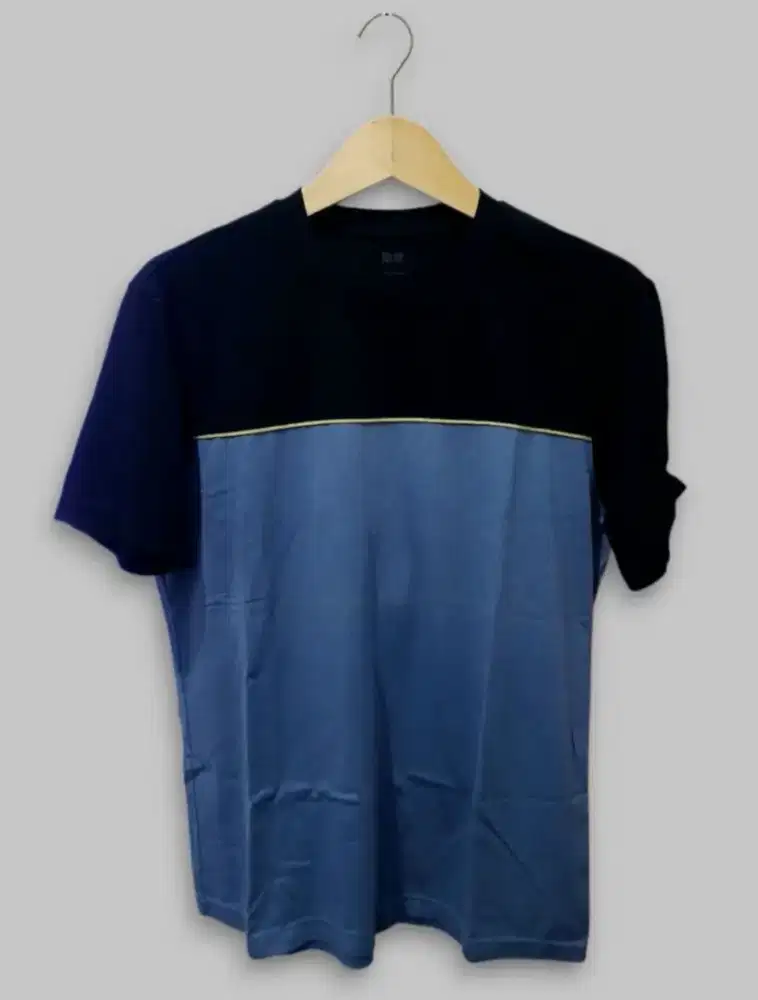 Tshirt Casual By Uniqlo - Second