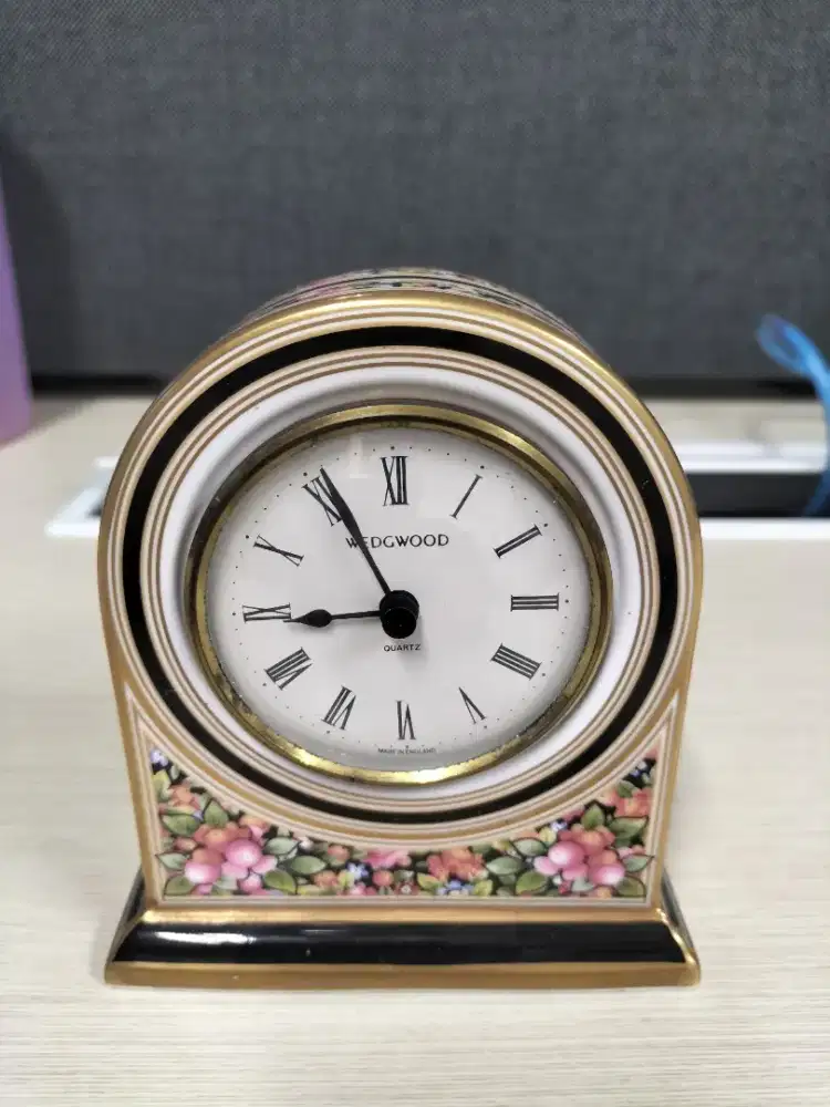 Di Jual Jam Meja Wedgewood Clio Bone China Antik Original