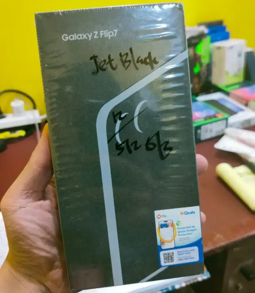 Samsung Galaxy Z Flip 7 12/512 Jet Black BNIB Garansi Resmi SEIN