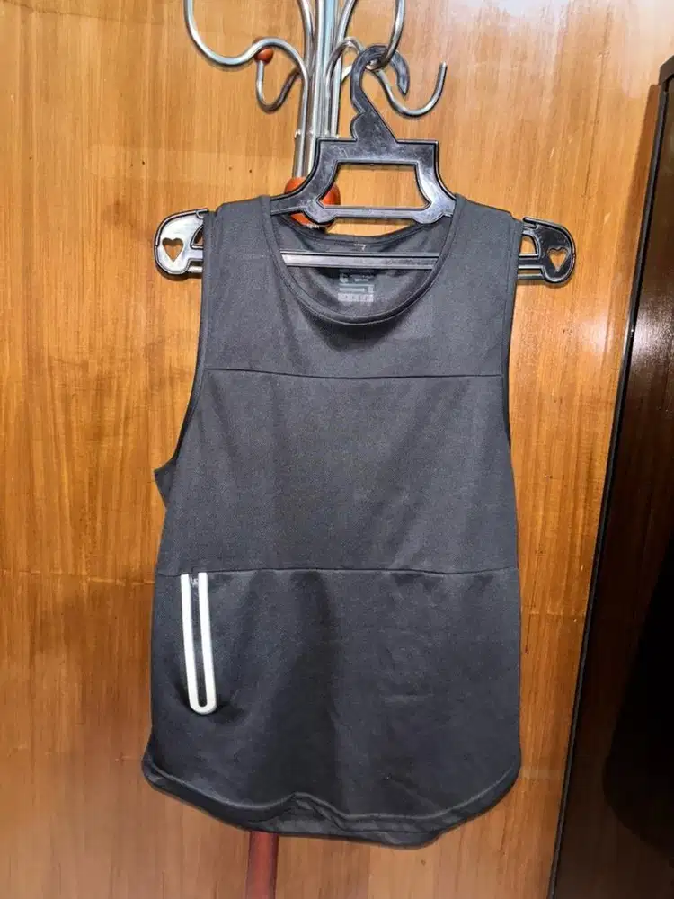 Lockerwear sleeveless singlet hitam