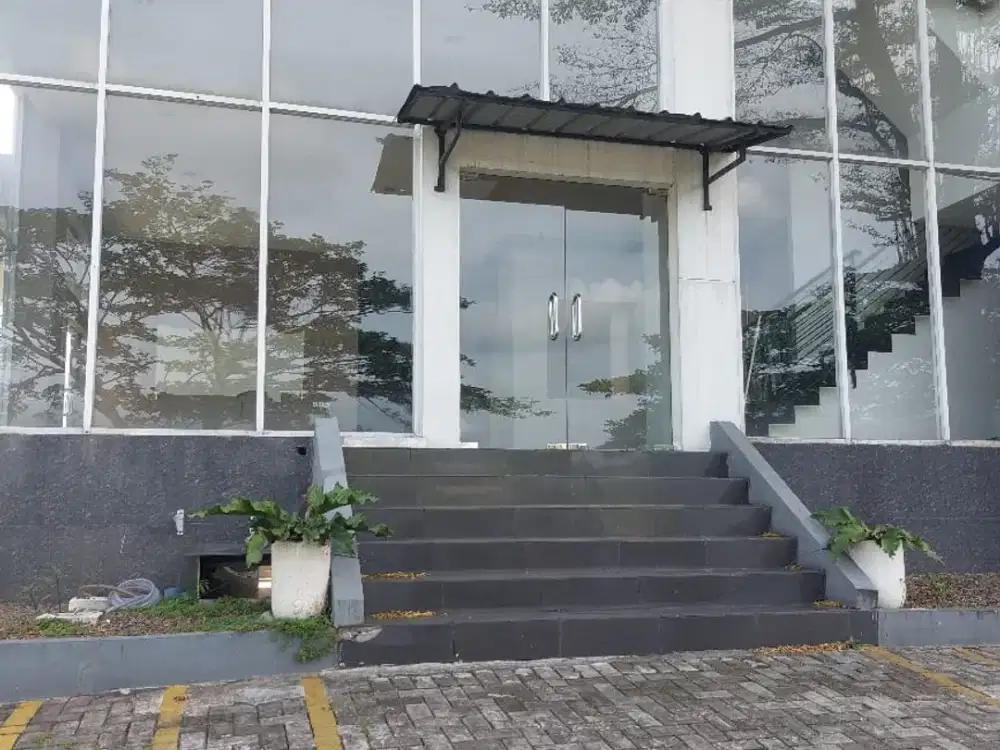 Disewa Gedung 4 Lantai + Basement di Harapan Indah – Cocok untuk Sekolah, Kantor, Showroom & Karaoke