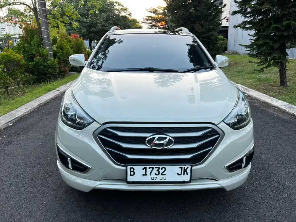 CASH,RARE ITEM Hyundai Tucson XG Panoramic Tahun 2014/2015