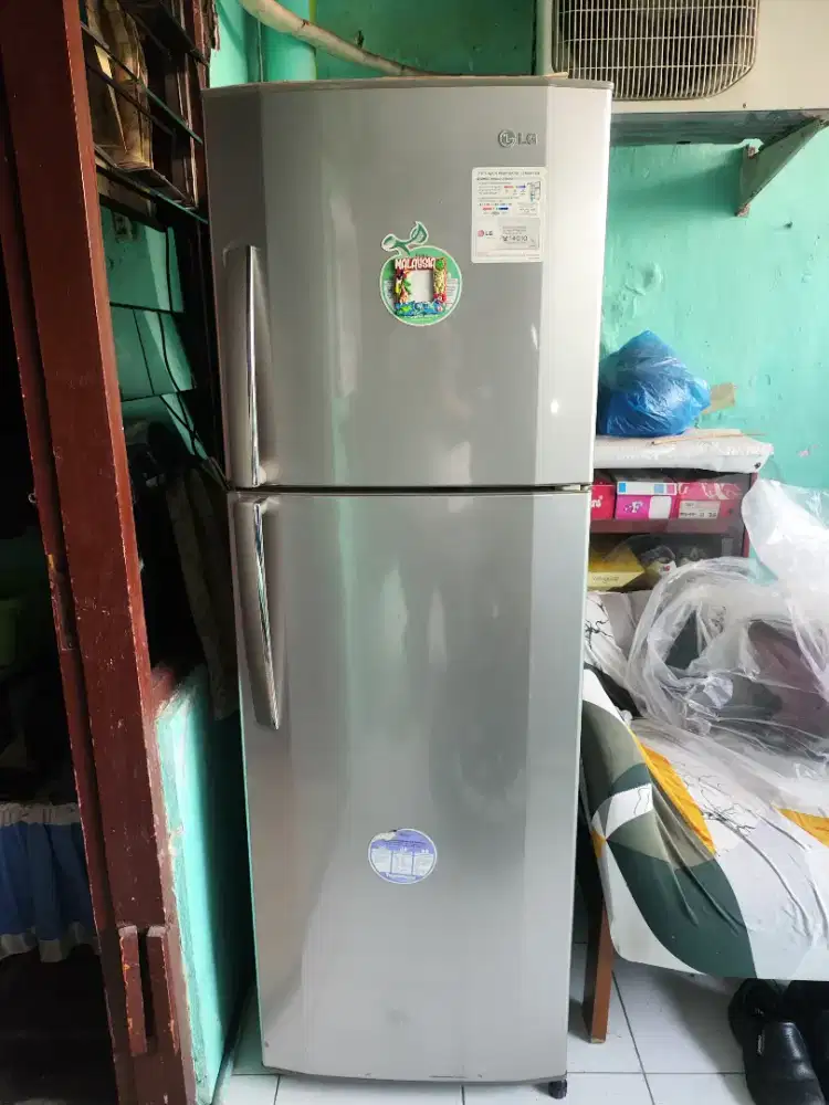 Lemari ES LG type GN-V282RLCT