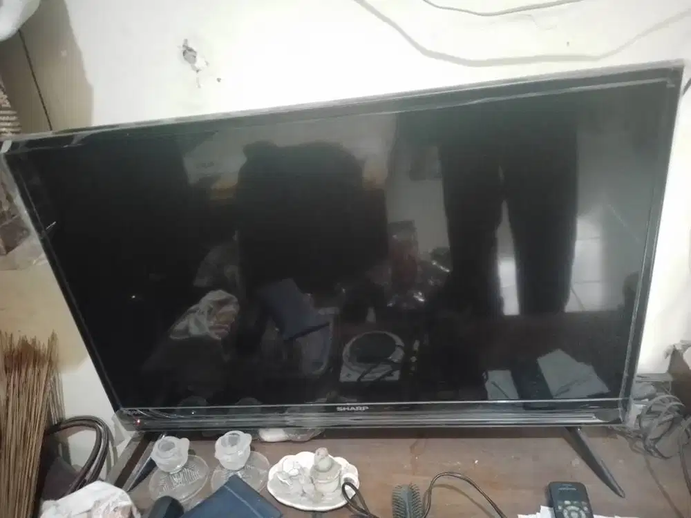 TELEVISI Merk SHARP 32 inch ( Smart TV )