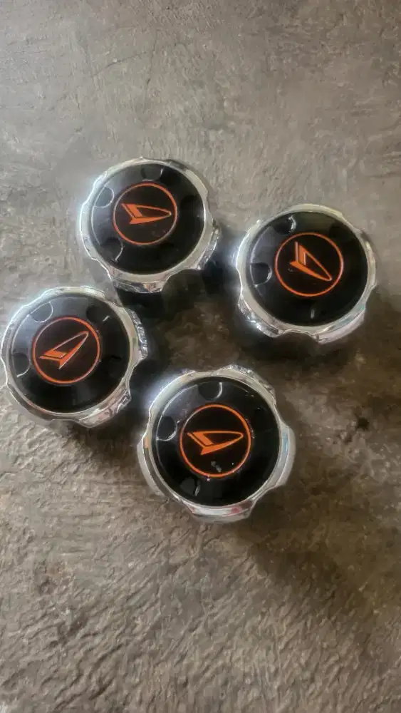 Tutup velg daihatsu TAFT GT dll