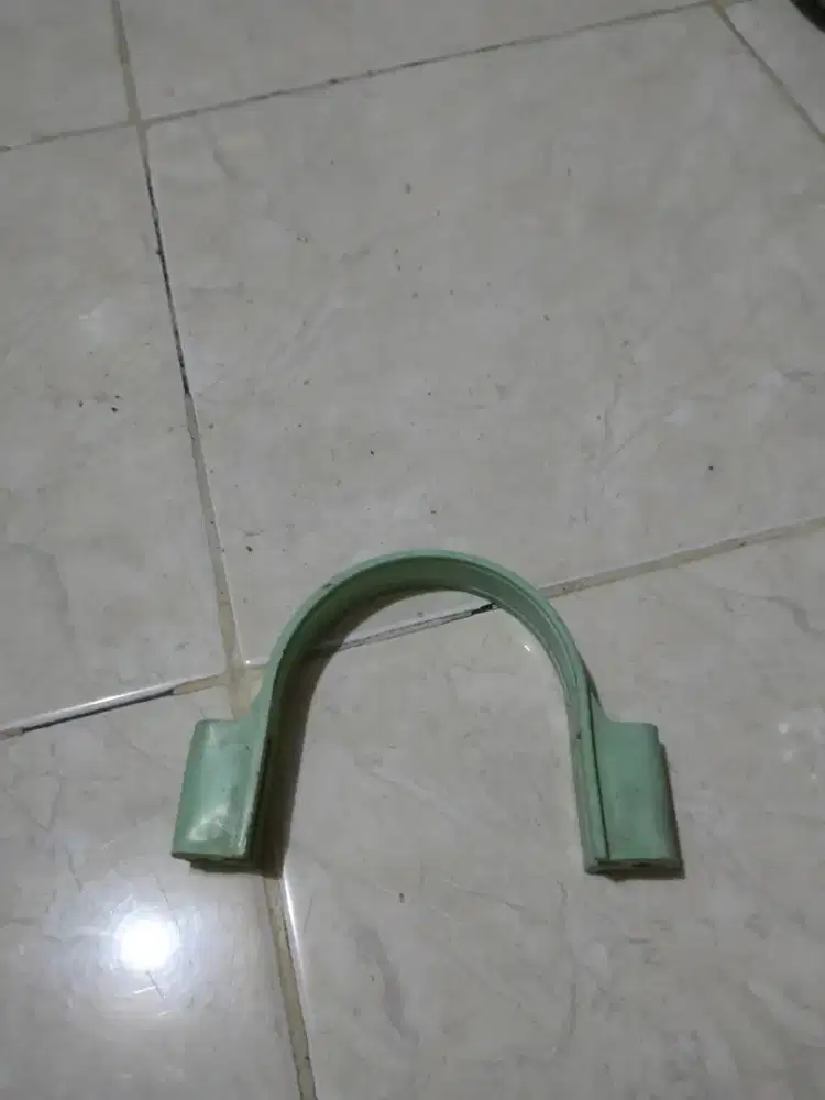 Klem paralon 1inch merk arrow