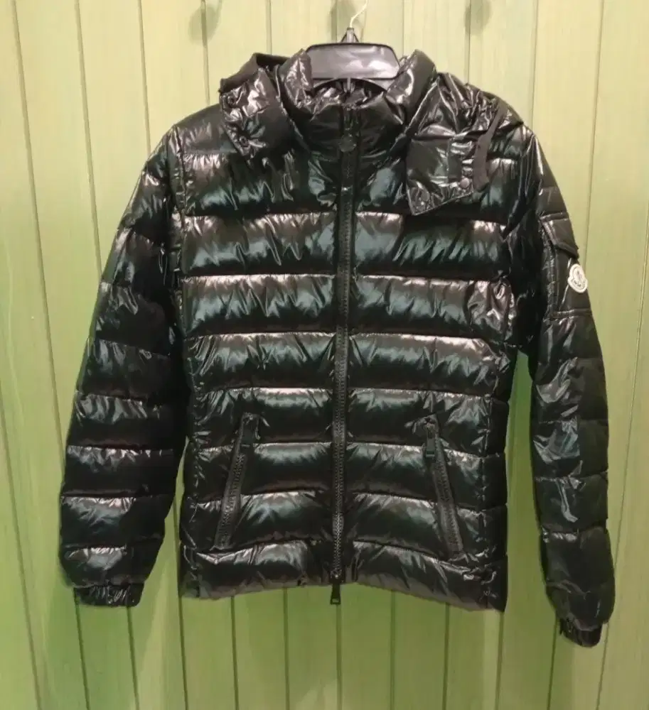 MONCLER BADY SHORT DOWN JACKET