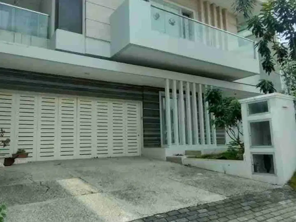 Disewakan Rumah Full Furnish Bukit Telaga Golf, citraland Surabaya barat