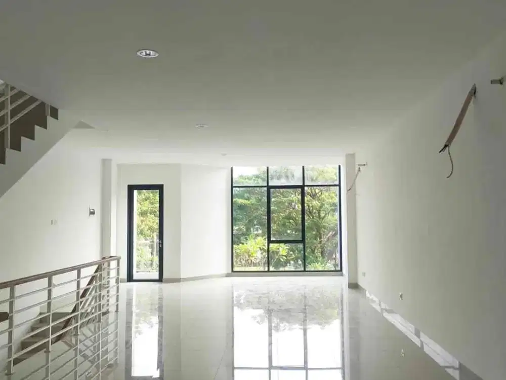 Dijual ruko new east 3 lantai Cakung Jakarta Timur