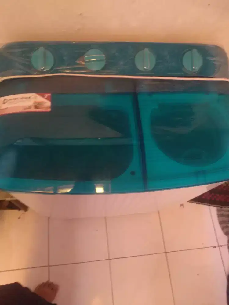 Mesin cuci Polytron 2tabung