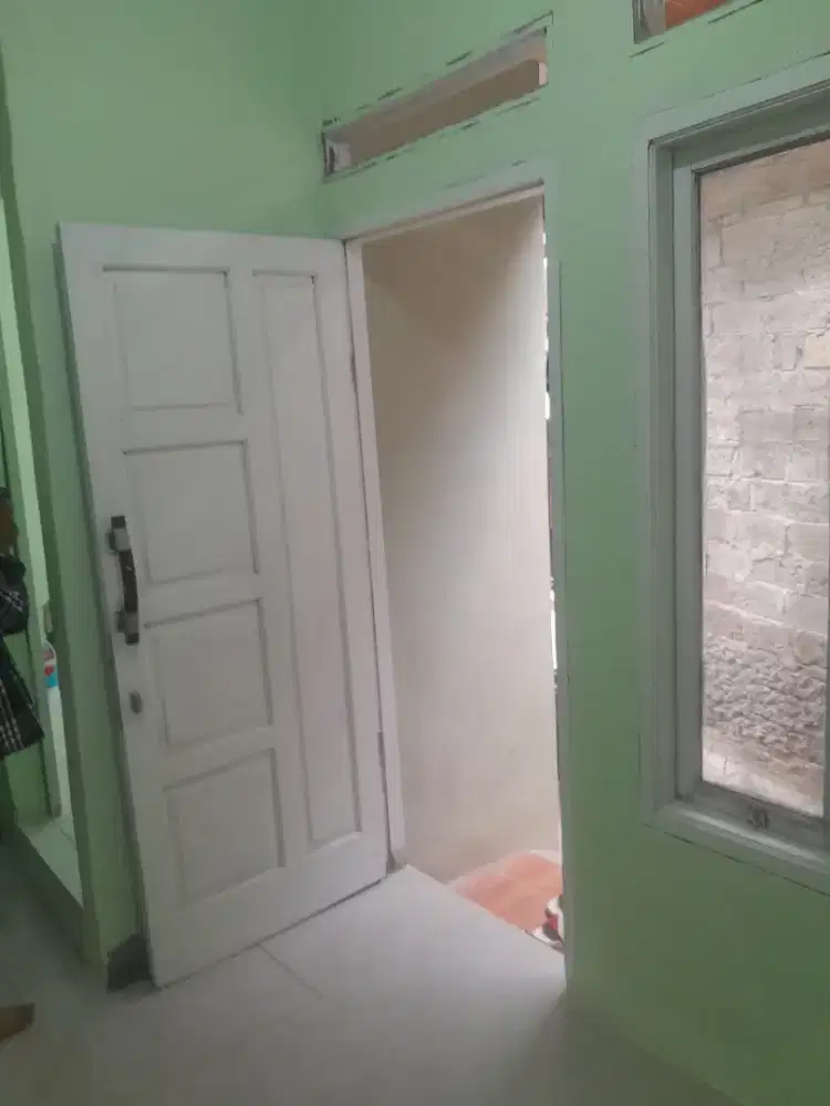 Dijual rumah lokasi trategis bebas banjir.