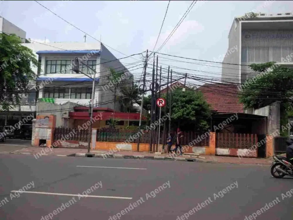 RUMAH LOKASI PREMIUN !! DI MENTENG JAKARTA PUSAT
