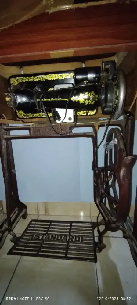 Mesin jait singer sewing