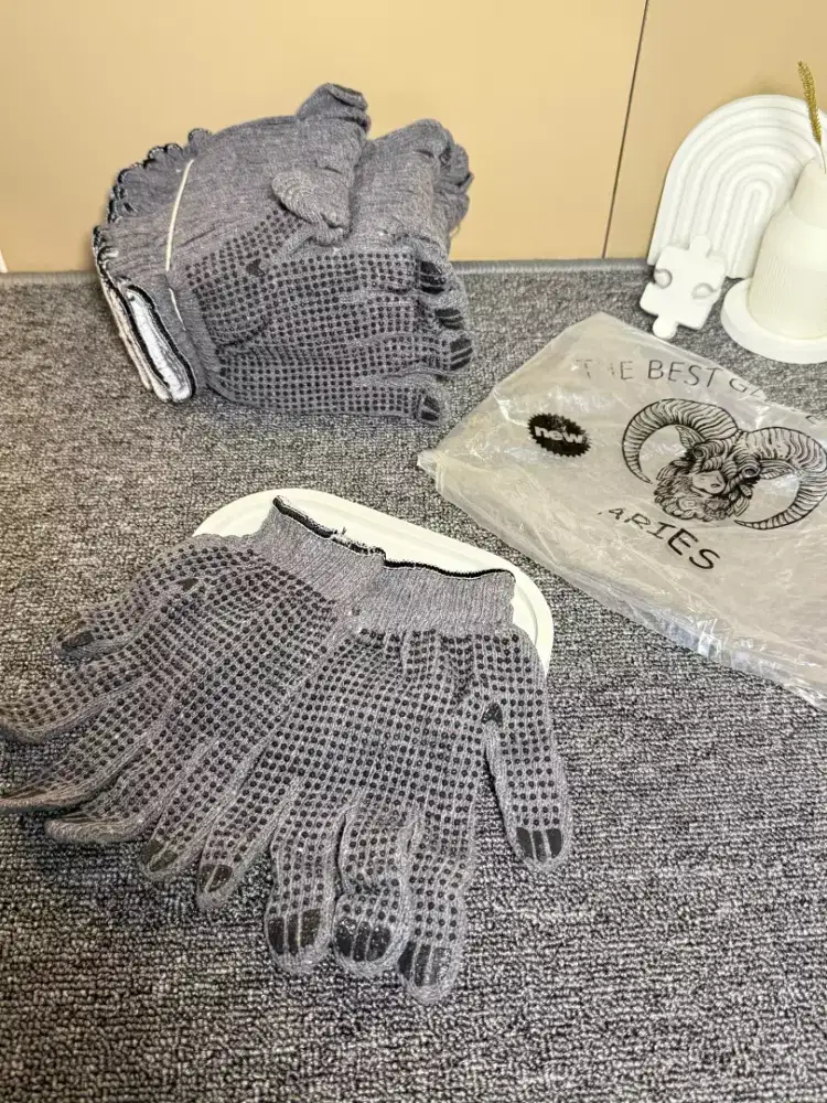 SARUNG TANGAN KERJA (ARIES) BENANG BINTIK ABU 550GR (1 Lusin)