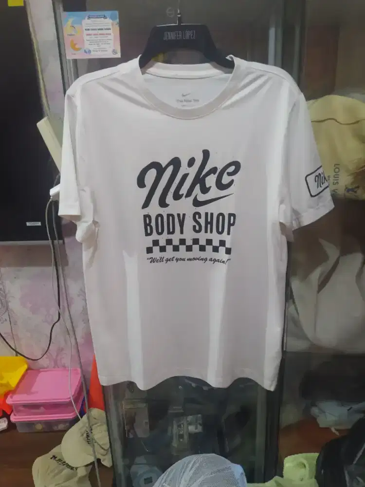 kaos Nike body shop