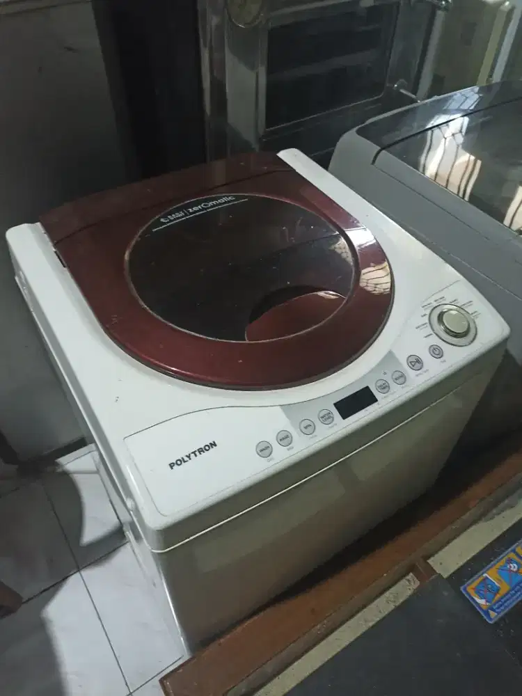 mesin cuci Polytron otomatis
