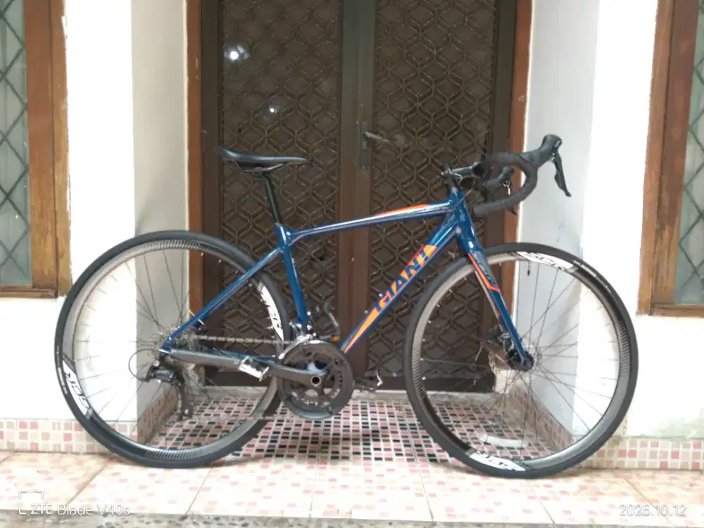 Giant SCR Disc Full Bike