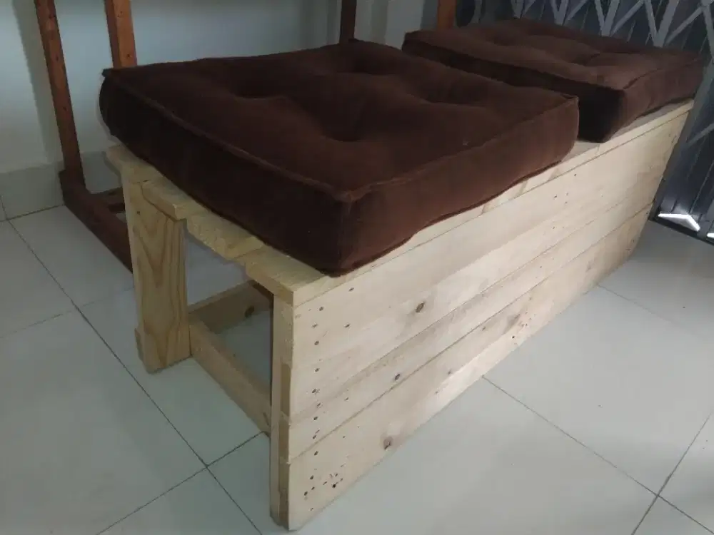 Outdoor and indoor seat