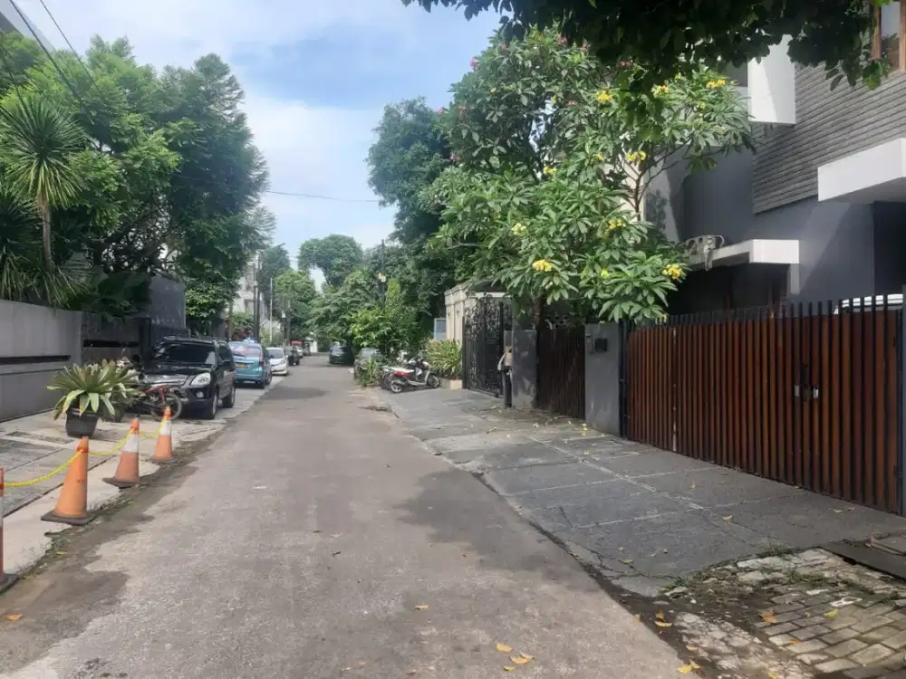 Dijual Rumah Jl Gandaria Kebayoran Baru Jakarta Selatan luas 260m2