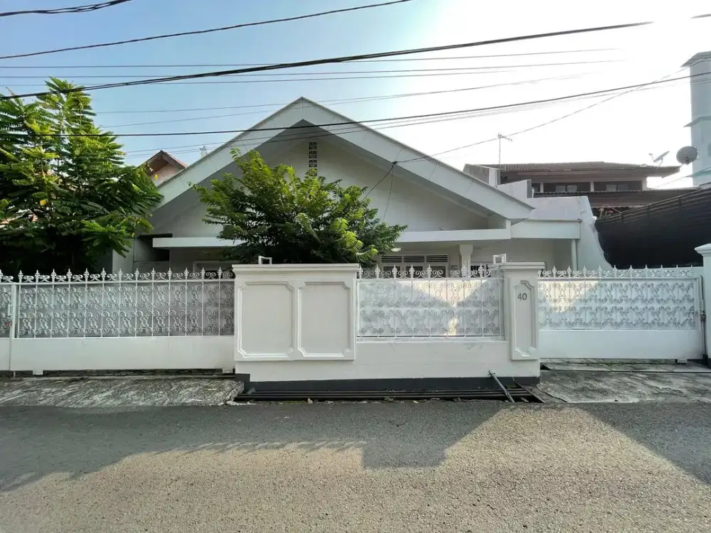 di jual rumah daerah bidakara Tebet Jakarta selatan