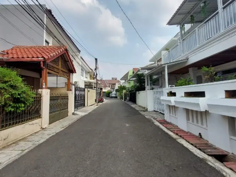 Dijual Rumah di Tebet Jakarta Selatan luas 137m2