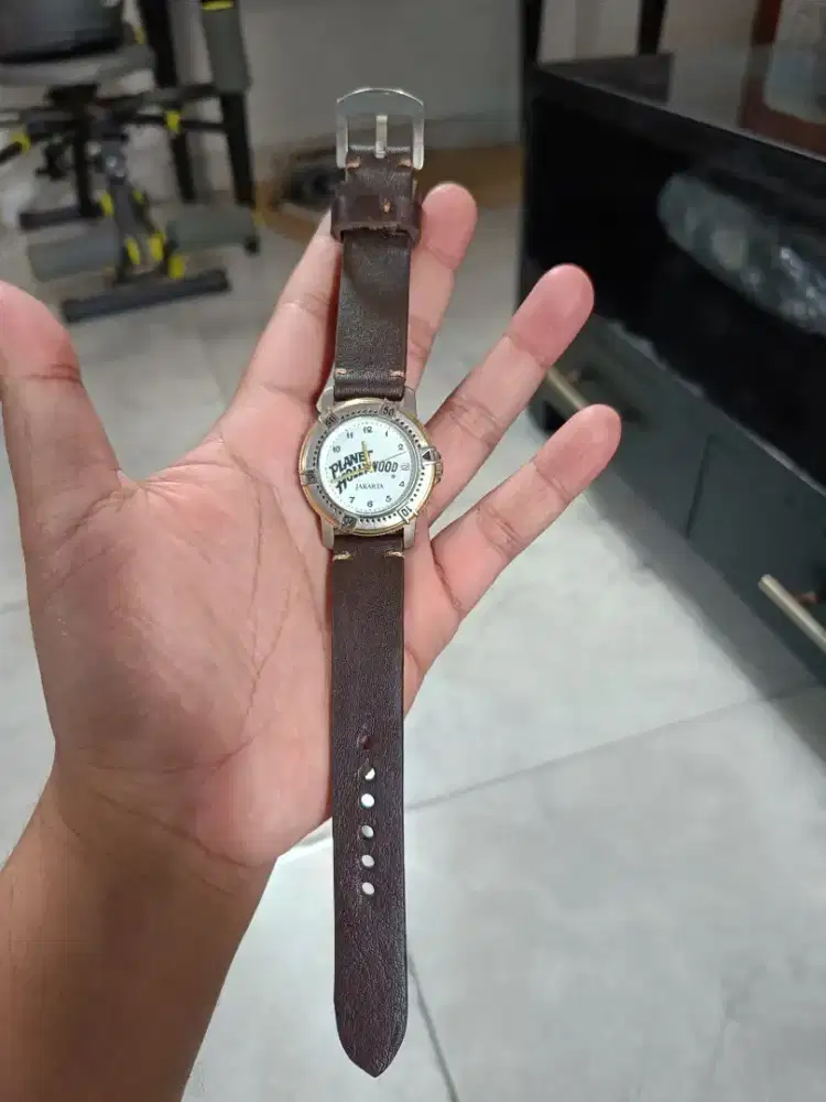 Jam Tangan Vintage Planet Hollywood Jakarta kondisi normal
