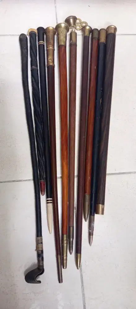 DIJUAL!!!
JUAL BORONGAN 10 TONGKAT KOMANDO (alm.kakek)