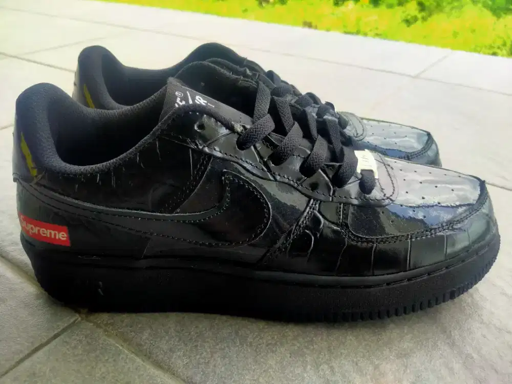 Nike Air Force 1 Low Supreme Croco Fullblack sz 42