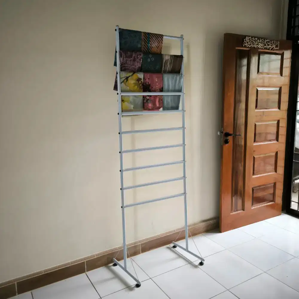 1,8 Meter Rak Jilbab/Rak pasmina Besi Second Like New