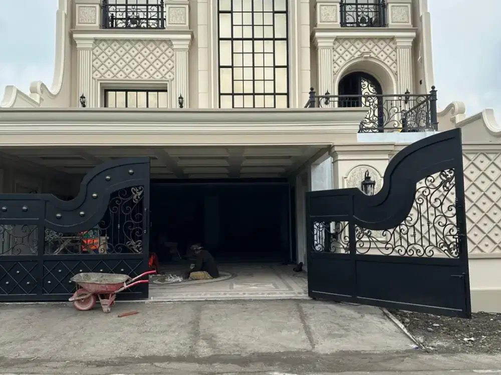 RUMAH MEWAH 2 LANTAI FULL FURNISH DEKAT AL AZHAR BANYURADEN SLEMAN YOGYA