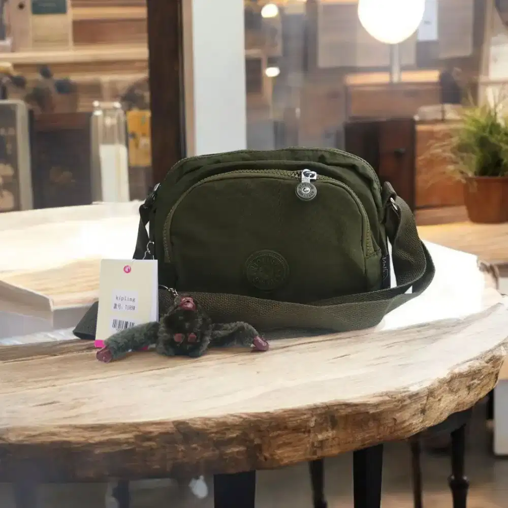 Sling bag kipling